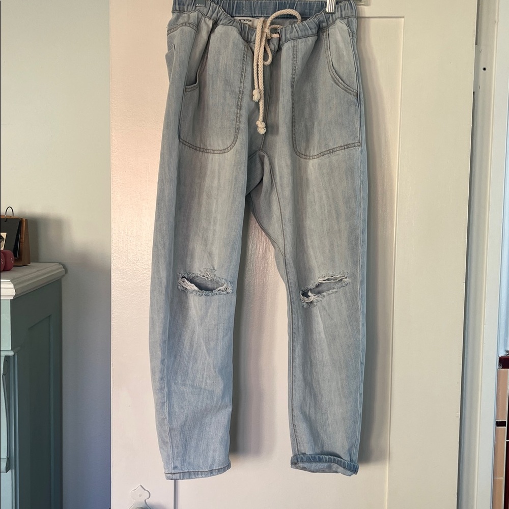 One teaspoon  Light Blue Boyfriend Jeans no stretch. 100% cotton. In size M